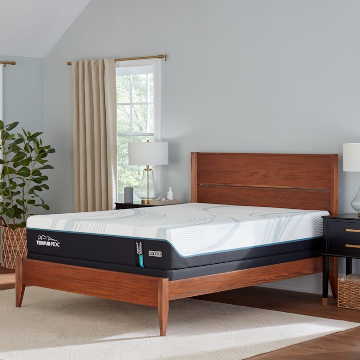 Tempur-Pedic® TEMPUR-Adapt® 2.0 Medium Hybrid TEMPUR-Adapt® Medium Hybrid Queen